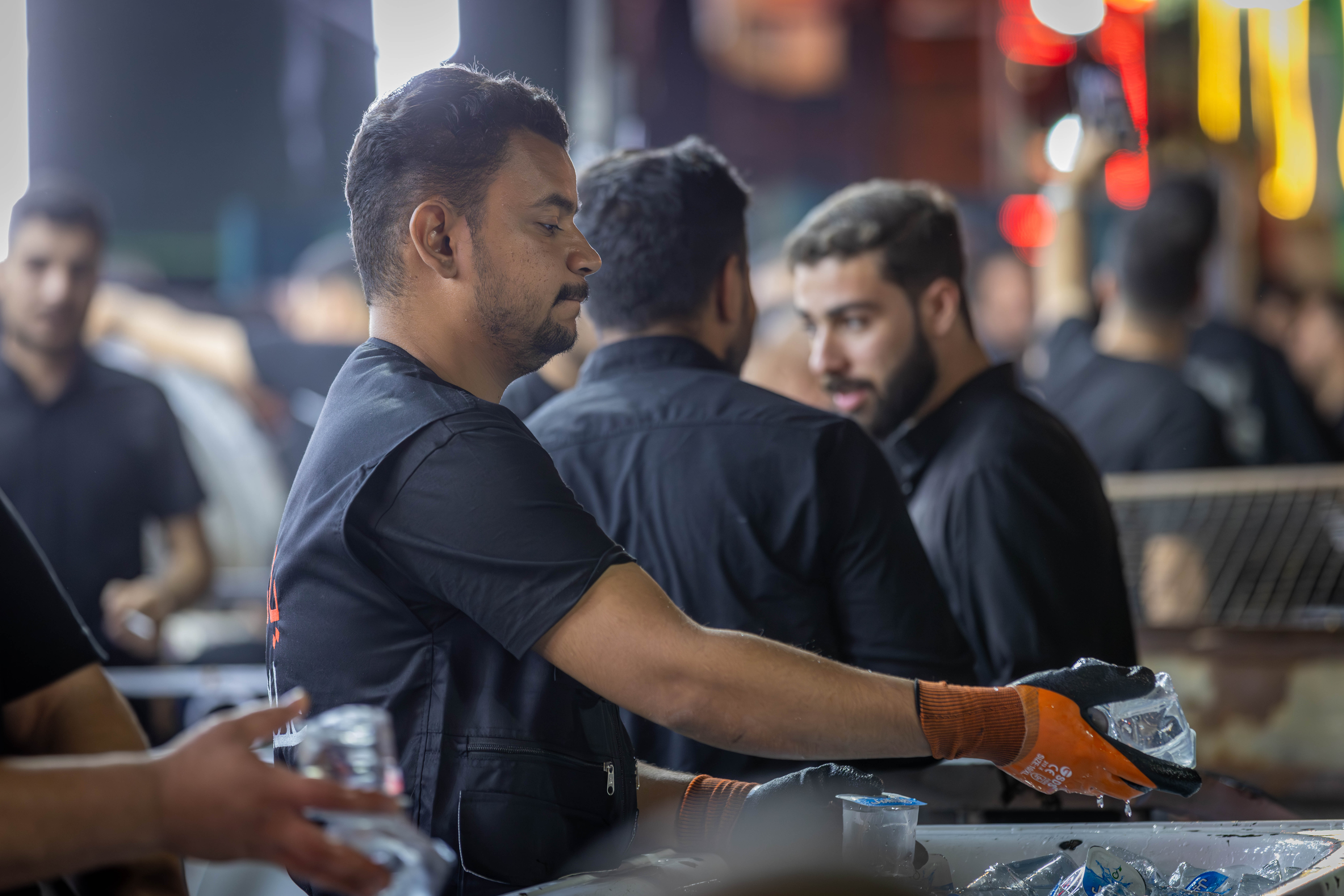 تكليف أصحاب المواكب الحسينية عند نسيان الزائرين لأغراضهم خلال زيارة الأربعين"
