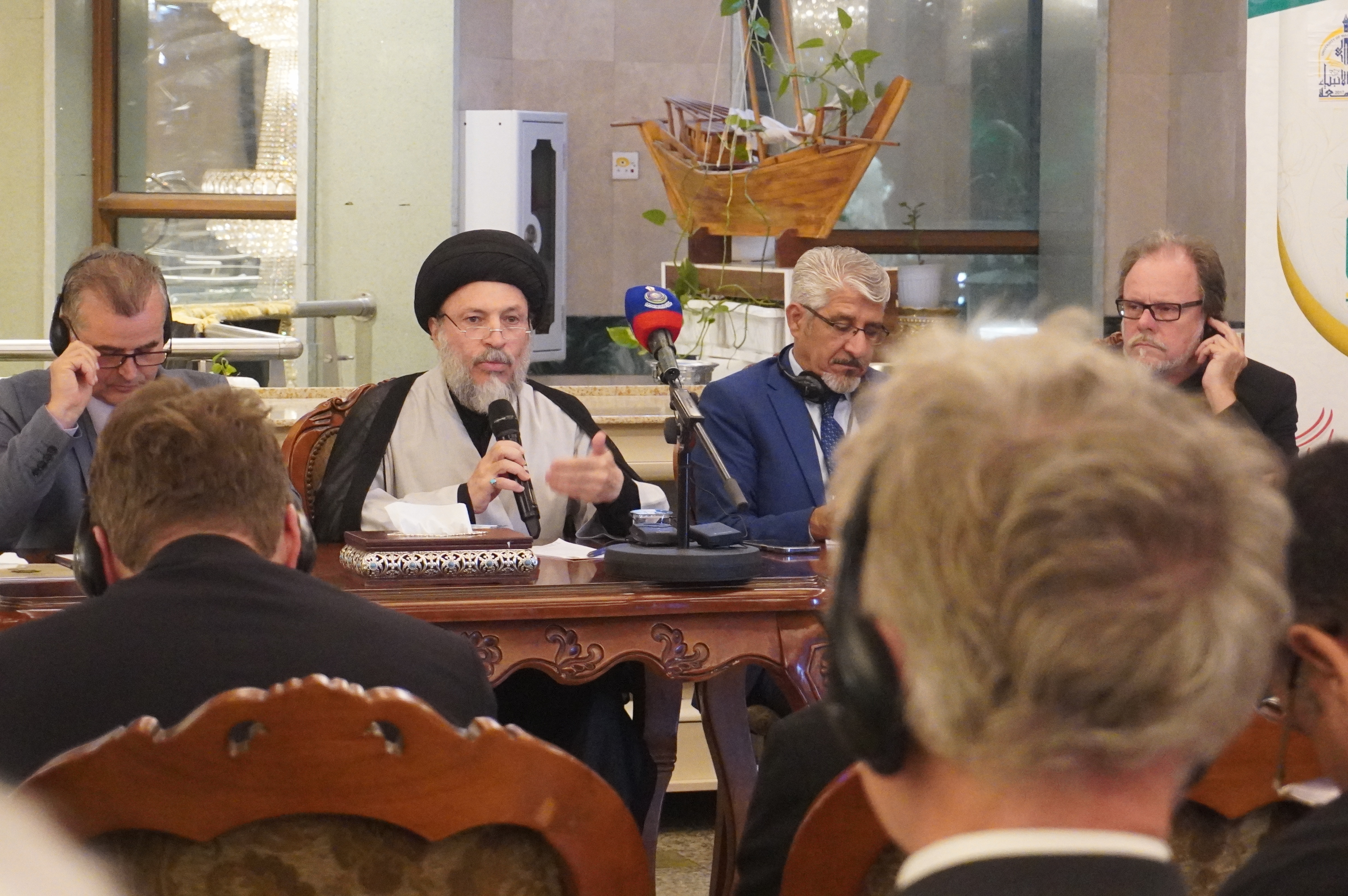 أمسية بعنوان "حوار الحضارات" ضمن فعاليات اليوم الأول للمؤتمر العلمي الدولي الثامن لزيارة الأربعين