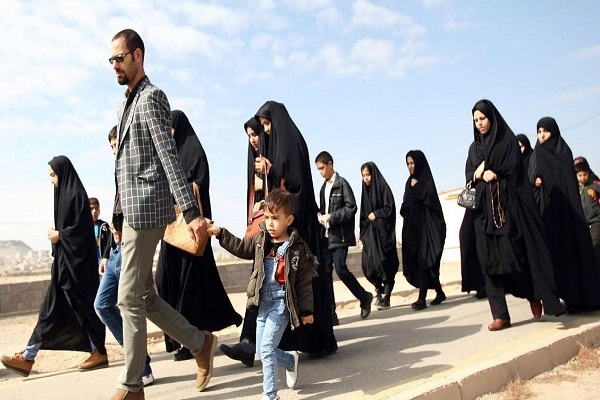 رجل دين يحث على مشاركة الأسرة في مسيرة الأربعين