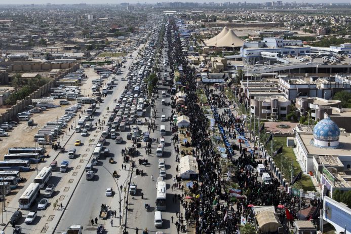 The 'Mashaya' (Walking Pilgrimage) in the Arba'een Visitation Ceremonies: A Field Study — Thesis